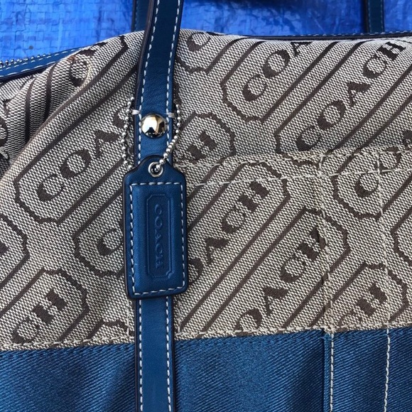 Coach - Picture 2 of 4